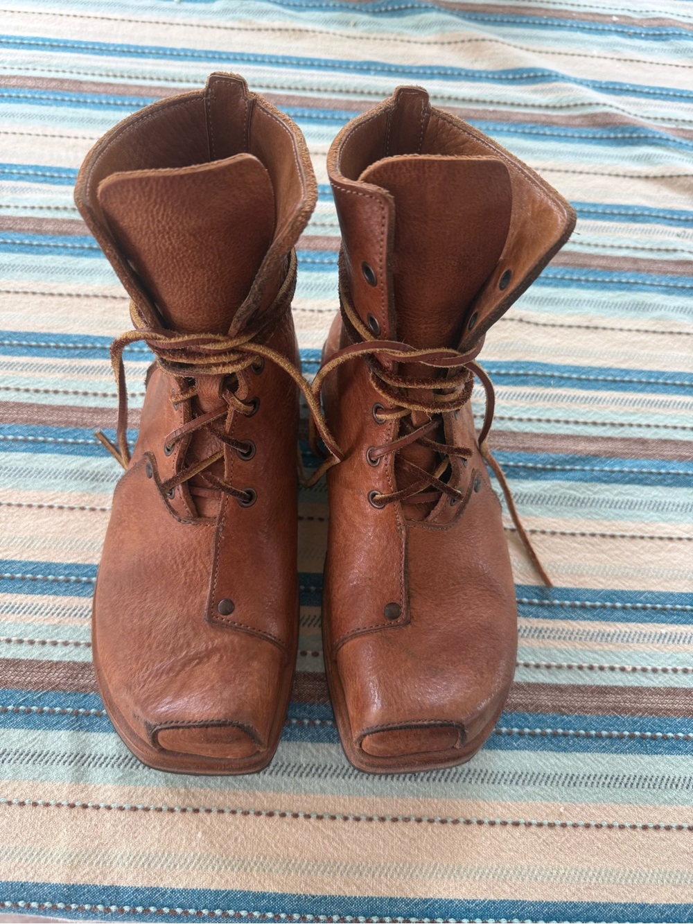 Women's Brown Leather Lace-Up Handmade Cydwoq Ankle Booties